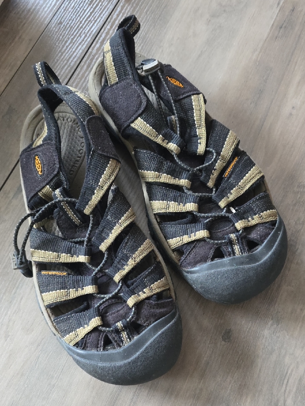 KEEN Mens Brown and Tan Closed-Toe Sport Sandal
